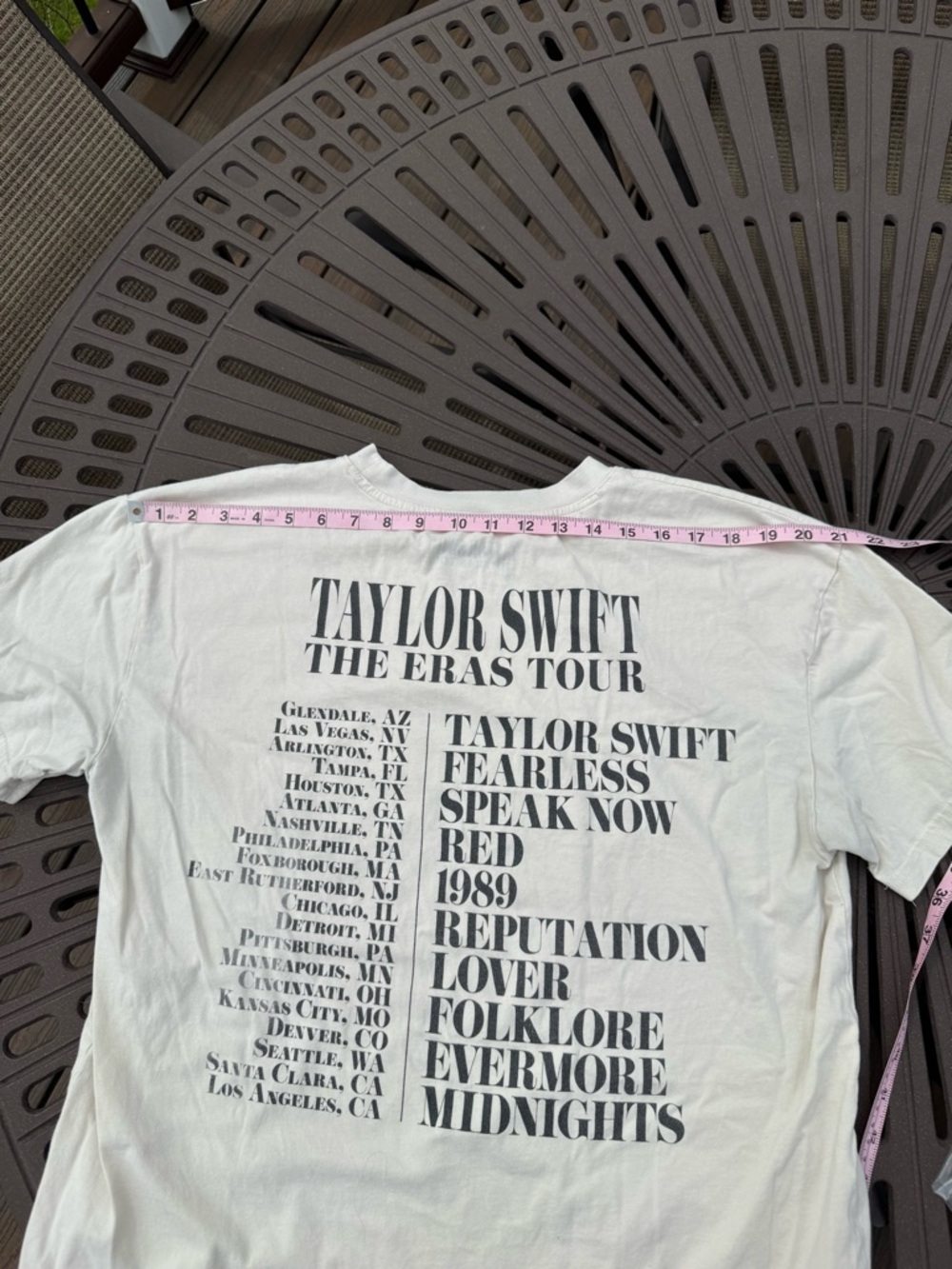 Taylor Swift White Graphic Photo-Collage 'The Eras Tour' Tee, Sz medium. - Picture 6 of 6
